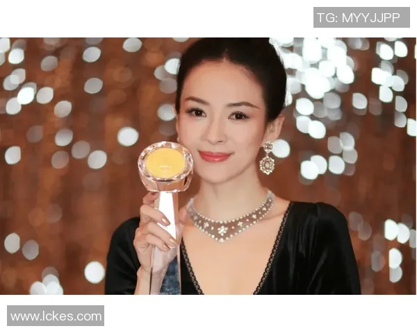 足球女星霸气头像展现强大气场与魅力个性震撼登场