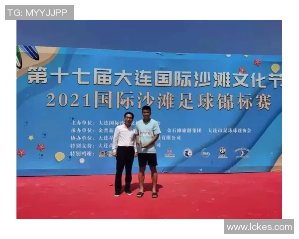 足球球星闪耀春晚舞台联手献艺呈现别样精彩表演盛宴